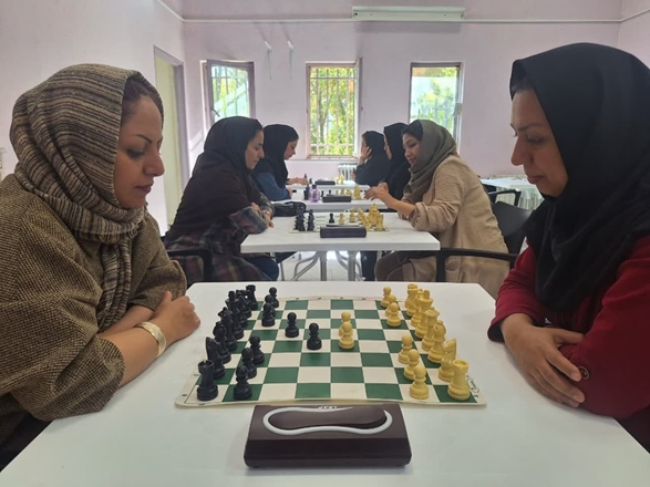 مسابقات هفته تربیت بدنی شطرنج بانوان