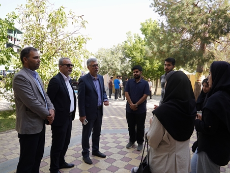 گزارش تصویری گفتگو سرپرست  دانشگاه با دانشجویان و بررسی و مشکلات