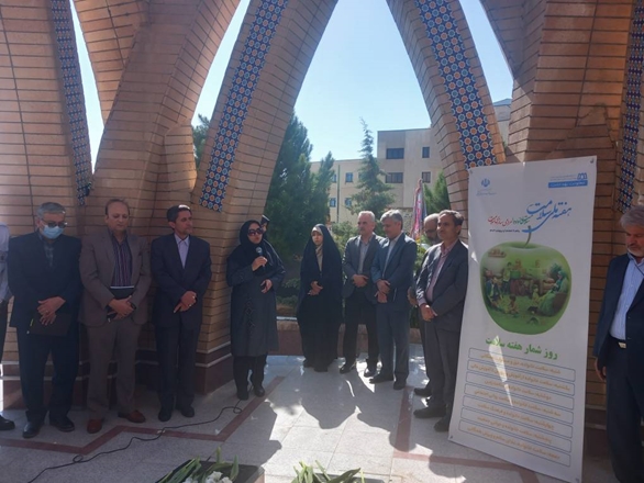 درنخستین روز از هفته سلامت:آئین تجدید میثاق با شهدا در دانشگاه علوم پزشکی همدان برگزار شد.