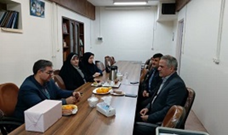 به مناسبت گرامیداشت هفته بسیج : دیدار مدیر و کارشناسان سازمان های مردم نهاد و خیرین سلامت دانشگاه با مسئول و اعضای بسیج جامعه پزشکی استان 