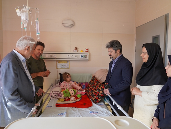 دیدار از بیماران بستری در بخشهای کودکان بیمارستان اکباتان به مناسبت هفته جهانی کودک