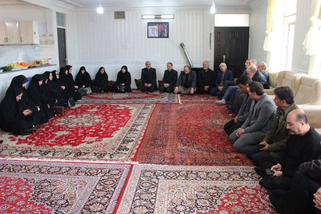 تجلیل از مقام ایثار بانوی شهیده سلامت؛ دیدار مسئولان استان با خانواده شهیده سیما سلیمانی در ملایر